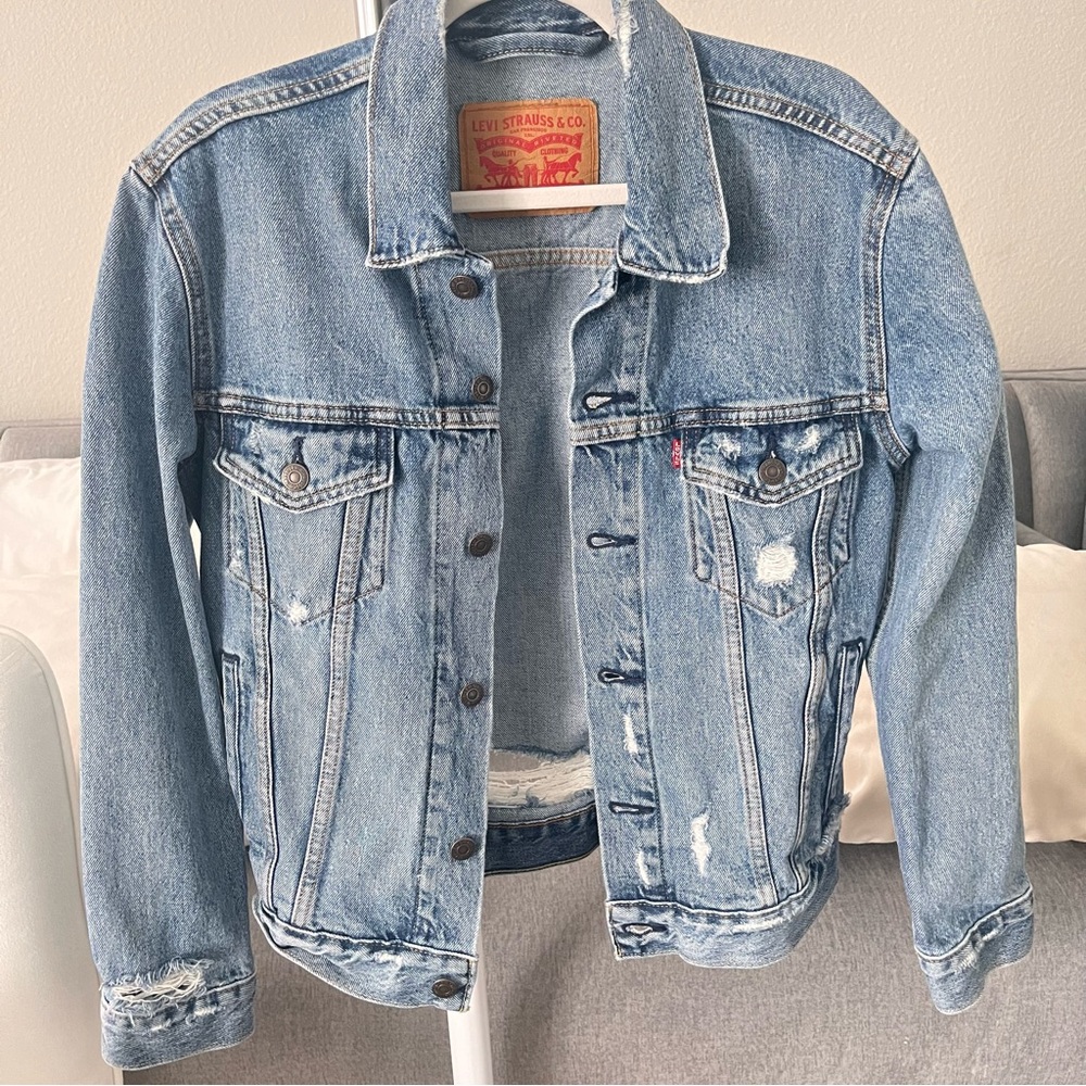 brand new Levi's boyfriend medium wash denim jean jacket - Picture 3 of 8